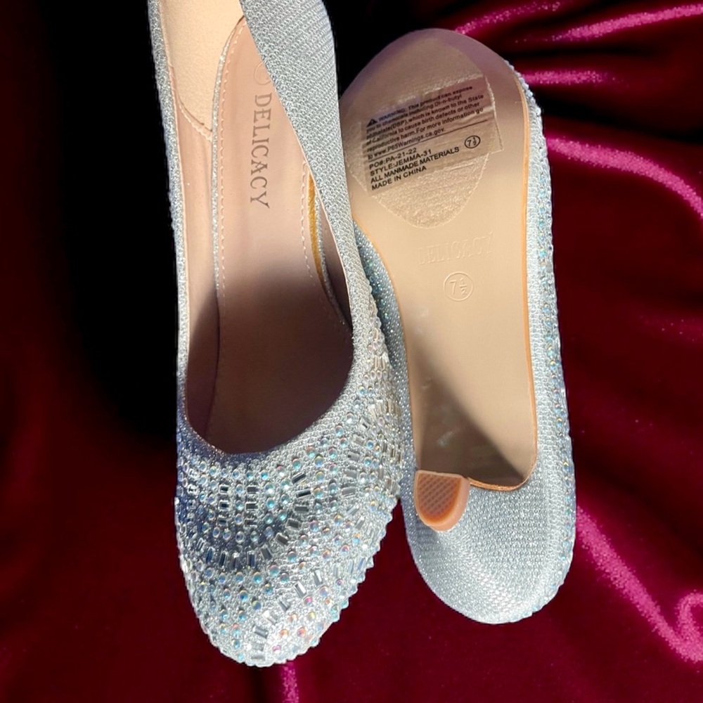 Delicacy Sparkling Silver Heels Size 7.5 - Picture 4 of 7
